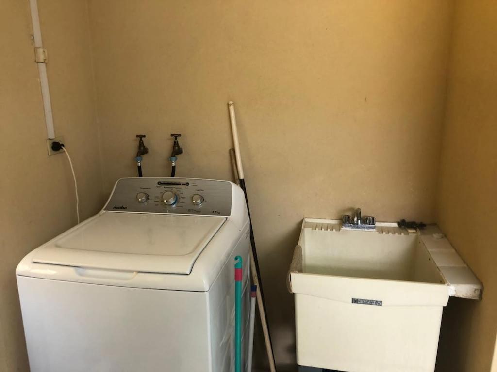 הוילה ברידג'טאון Donamae 2 Story Barbados House מראה חיצוני תמונה