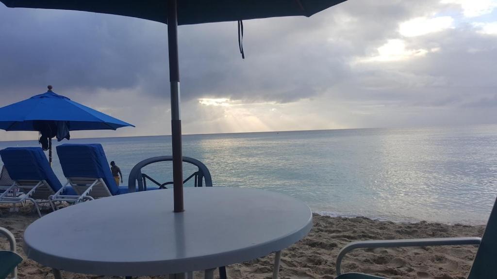 הוילה ברידג'טאון Donamae 2 Story Barbados House מראה חיצוני תמונה