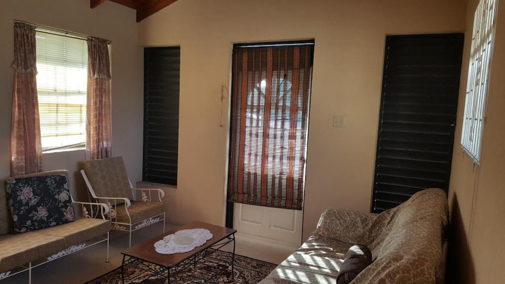 הוילה ברידג'טאון Donamae 2 Story Barbados House מראה חיצוני תמונה