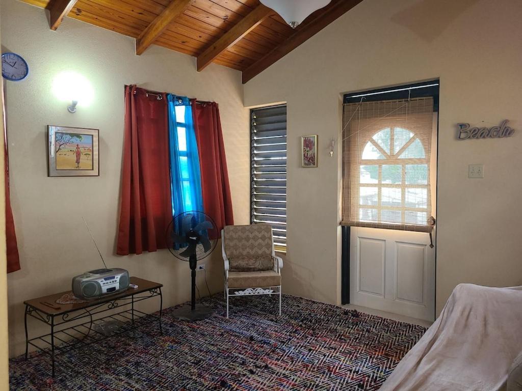 הוילה ברידג'טאון Donamae 2 Story Barbados House מראה חיצוני תמונה