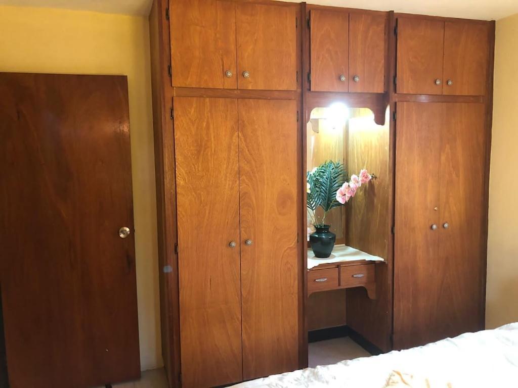 הוילה ברידג'טאון Donamae 2 Story Barbados House מראה חיצוני תמונה