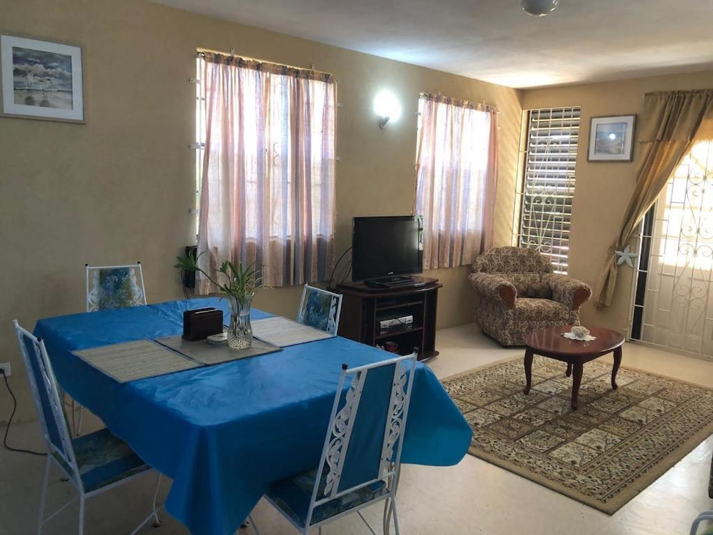 הוילה ברידג'טאון Donamae 2 Story Barbados House מראה חיצוני תמונה