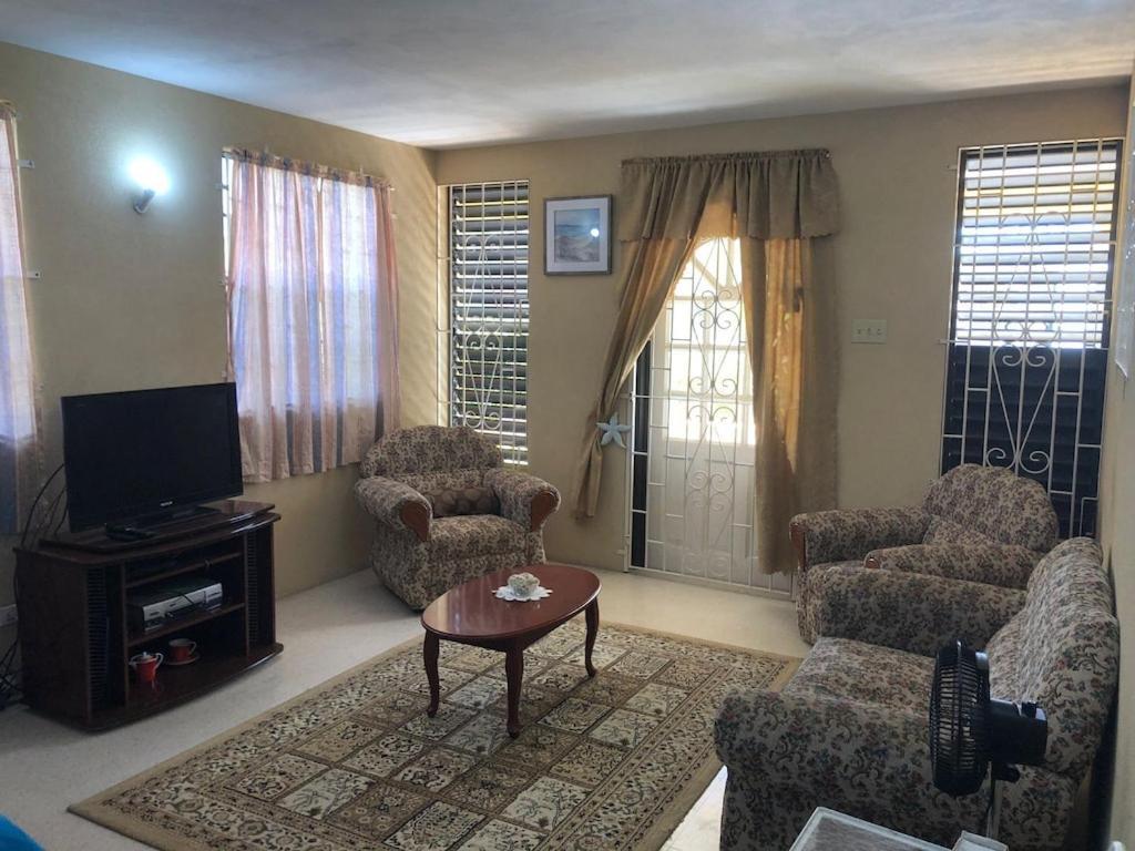 הוילה ברידג'טאון Donamae 2 Story Barbados House מראה חיצוני תמונה
